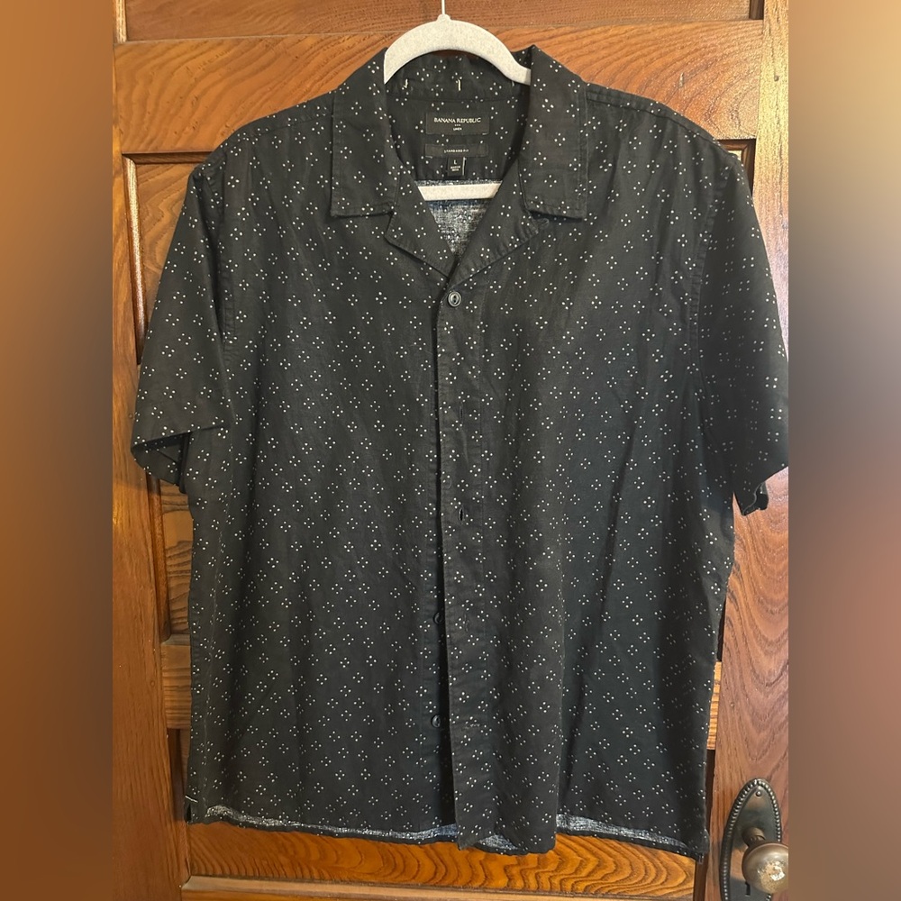 Banana Republic Men's Black Pattern Shirt